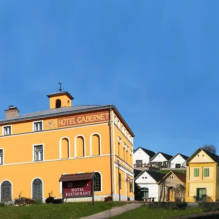 Hotel Cabernet 3*