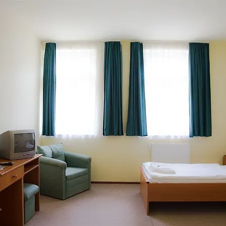 Cabernet Hotel 3*